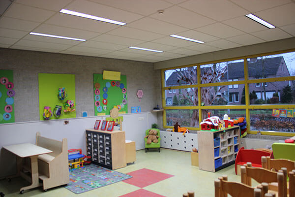 Schools<br />
<em>Learn and perform better with AMMANU<br />
lighting solutions</em>